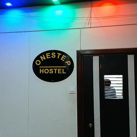 One Step Hostel Mumbai Exterior photo